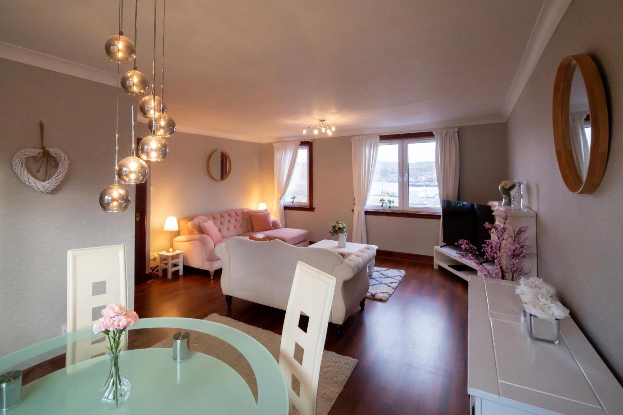 2 Wheelhouse Apartments Лохинвер Екстериор снимка