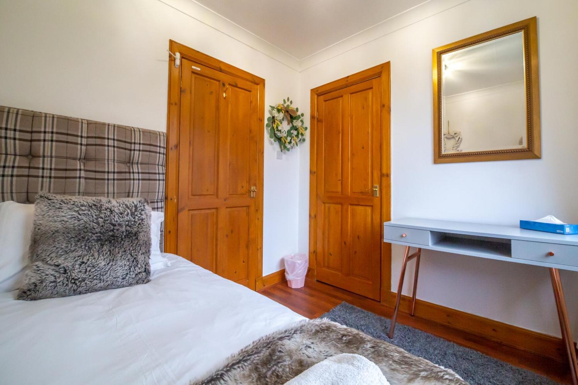 2 Wheelhouse Apartments Лохинвер Екстериор снимка