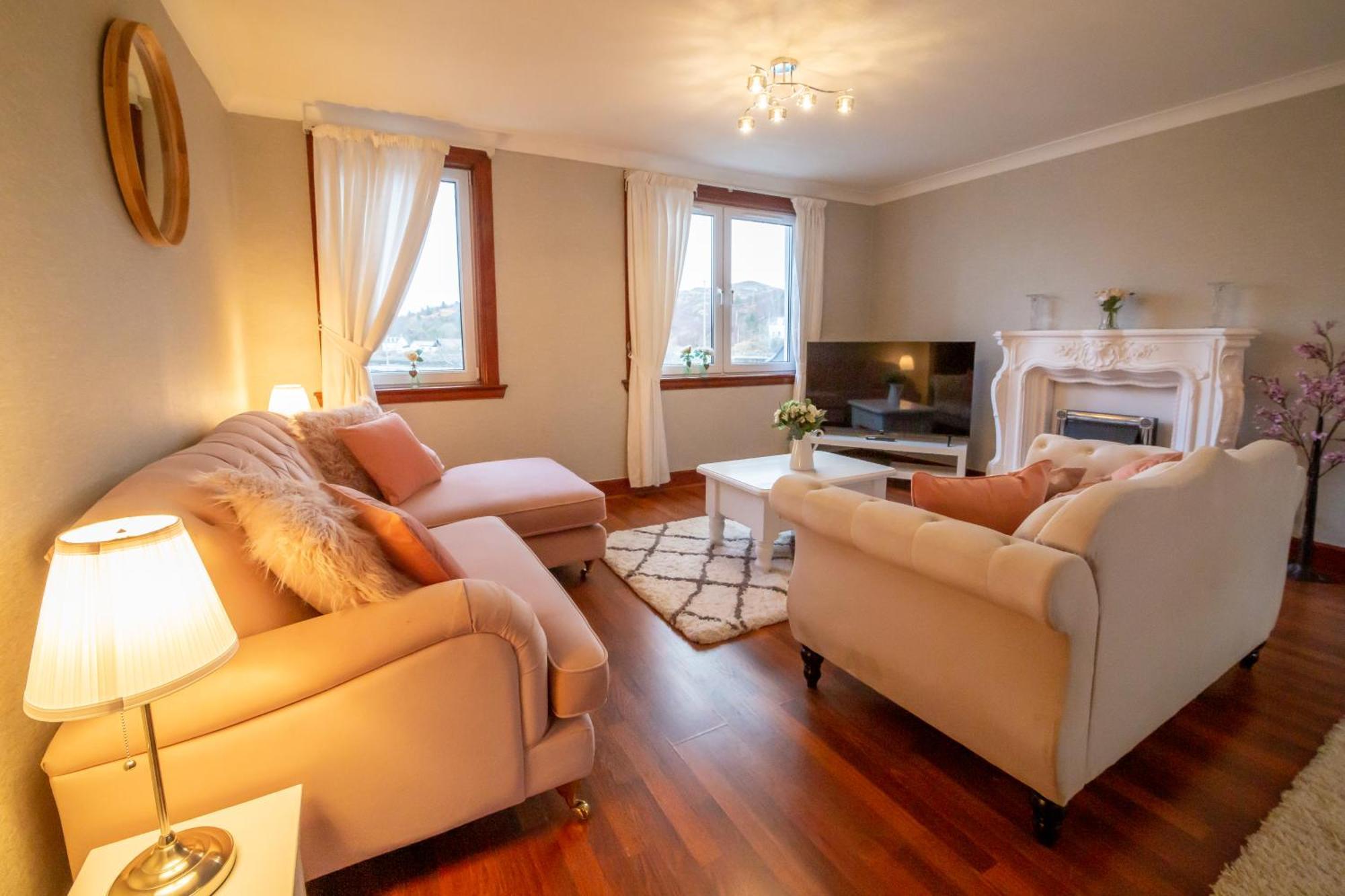 2 Wheelhouse Apartments Лохинвер Екстериор снимка